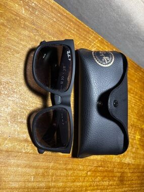 Ray-Ban Men’s Black Sunglasses with Black Case